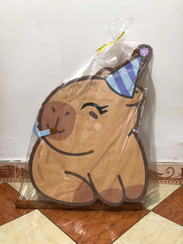 z6845347290720 863e49ef8cdbb3fd8d31c3c7aec90874 bé gái 10 Capybara