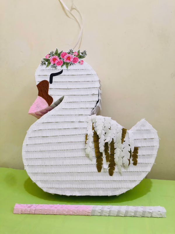 z6907471177060 e6f0fc4a1633b2c4e0bbbfc0a94f824e bé gái 7 pinata thiên nga